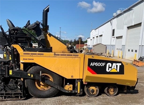 Pavers Caterpillar AP-600