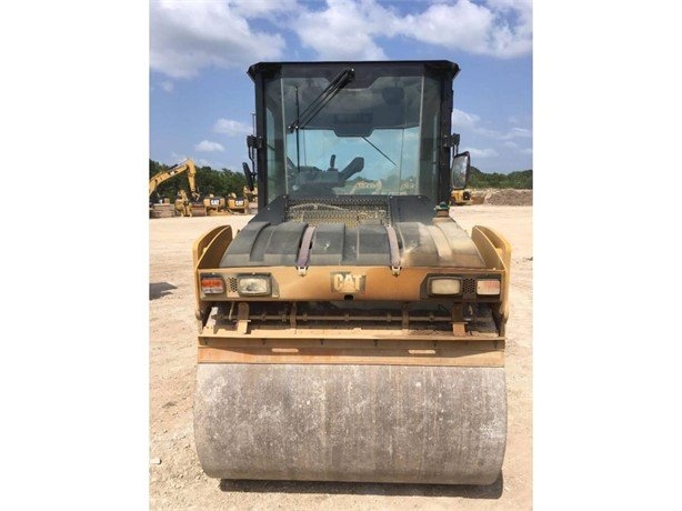 Compactadora Vibratoria Caterpillar CB10 en venta Ref.: 1637359973641757 No. 3