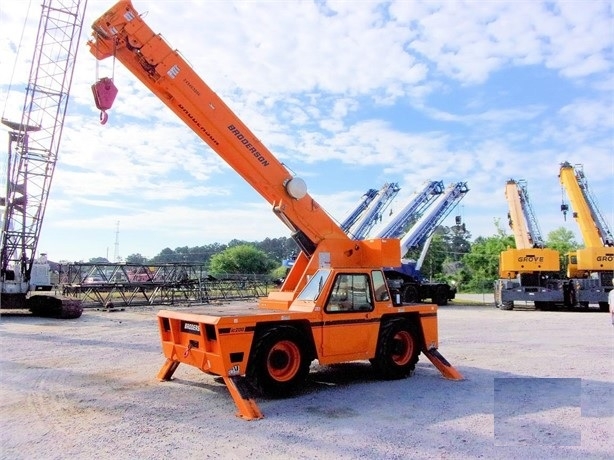 Gruas Broderson IC200