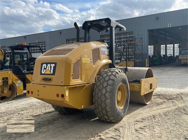 Compactadora Vibratoria Caterpillar CS54 de importacion a la vent Ref.: 1645745840460197 No. 3