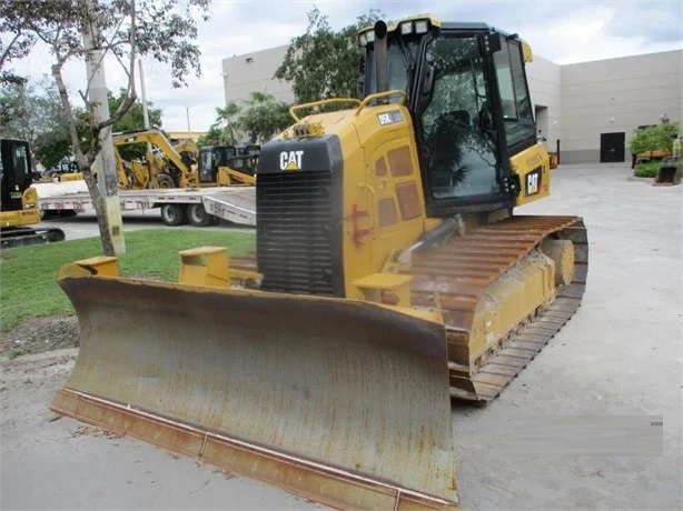 Dozers/tracks Caterpillar D5K