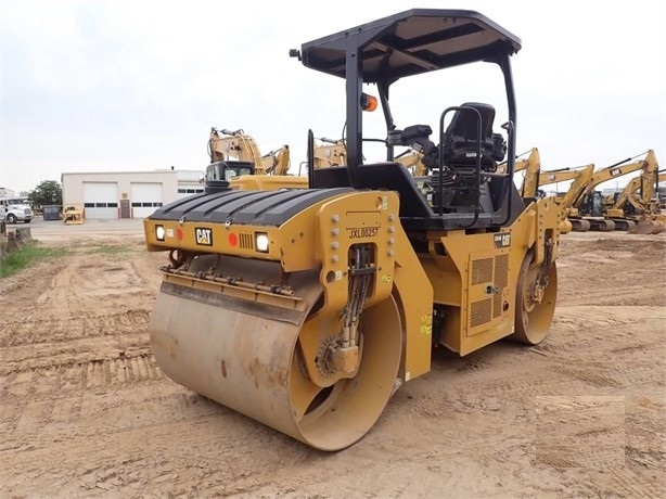 Compactadora Vibratoria Caterpillar CB44B en buenas condiciones Ref.: 1652888977369221 No. 3