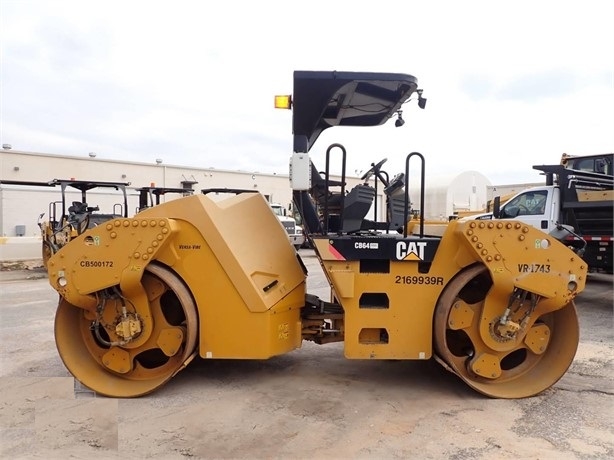 Compactadora Vibratoria Caterpillar CB64 usada Ref.: 1652889406372453 No. 2