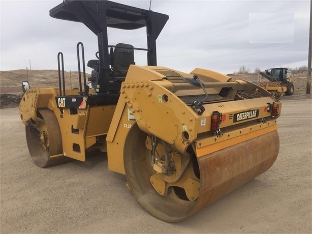 Compactadora Vibratoria Caterpillar CB64 usada de importacion Ref.: 1662062263764933 No. 3