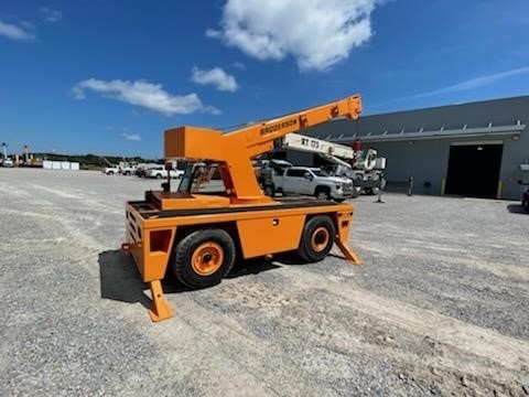 Cranes Broderson IC80