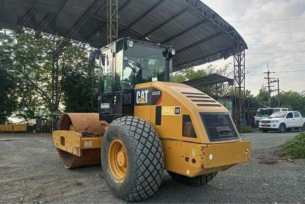 Compactadora Vibratoria Caterpillar CS-533E seminueva en venta Ref.: 1674503141142925 No. 4