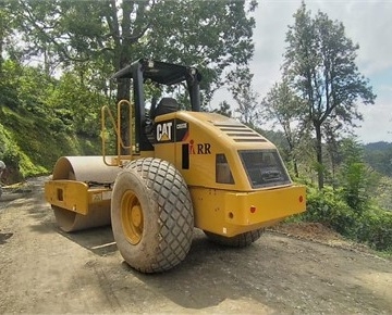 Compactadora Vibratoria Caterpillar CS-533E de segunda mano Ref.: 1674503735549724 No. 4