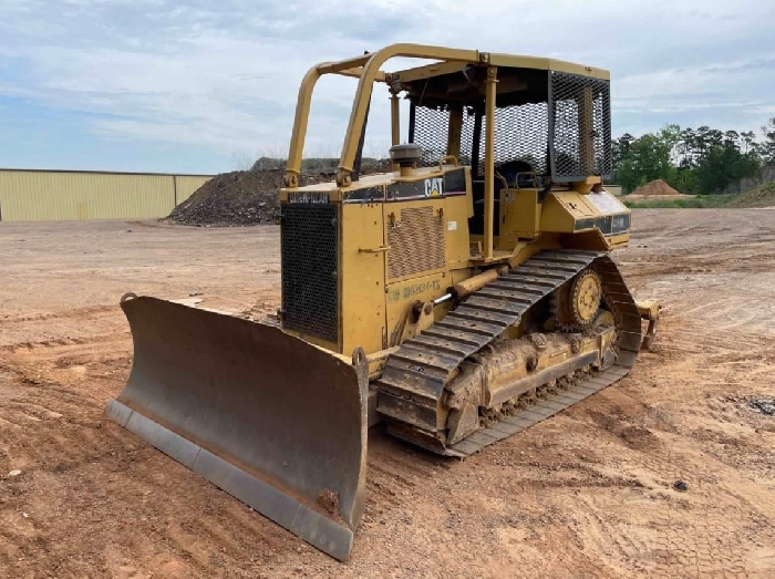 Dozers/tracks Caterpillar D5M