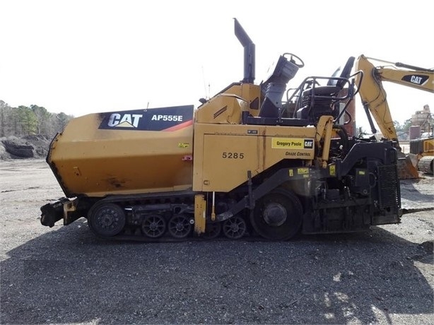 Pavimentadoras Caterpillar AP-555E de segunda mano a la venta Ref.: 1683829066823974 No. 4