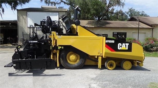 Pavimentadoras Caterpillar AP-600D