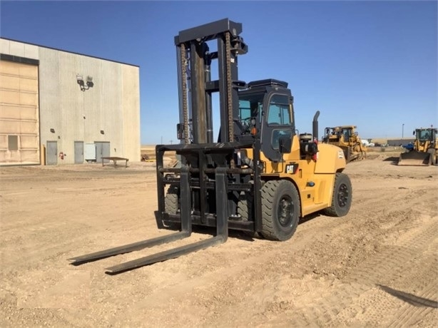 Freightelevator Caterpillar DP160