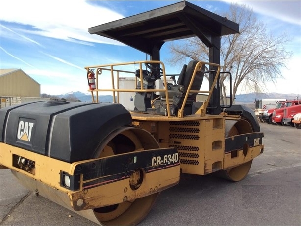 Compactadora Vibratoria Caterpillar CB-634D