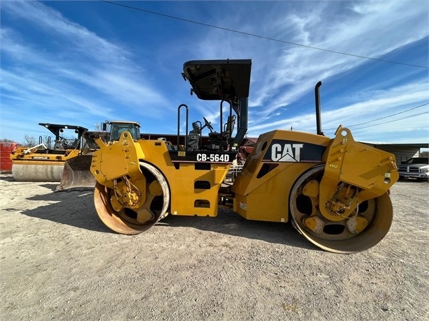 Compactadora Vibratoria Caterpillar CB-564D de medio uso en venta Ref.: 1695833080118727 No. 2