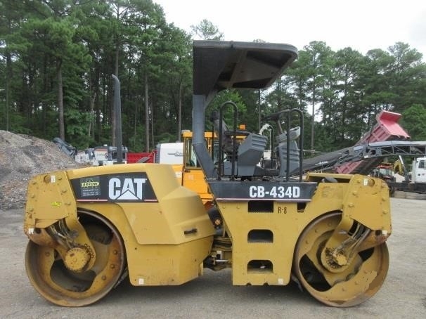 Compactadora Vibratoria Caterpillar CB-434D seminueva en perfecto Ref.: 1695838390126846 No. 4