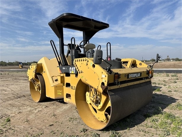 Compactadora Vibratoria Caterpillar CB54 importada de segunda man Ref.: 1700016138976413 No. 2