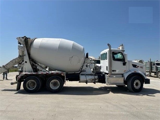 Mezcladoras De Concreto Peterbilt 567 usada de importacion Ref.: 1705425311914080 No. 3