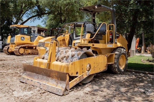 Compactadora Vibratoria Caterpillar CP-433E