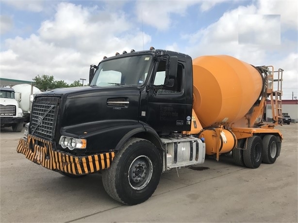 Mezcladoras De Concreto Volvo VHD64F200