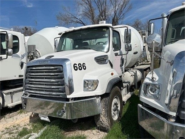 Mezcladoras De Concreto Freightliner 114SD