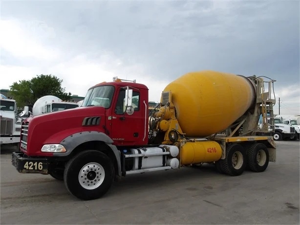 Mezcladoras De Concreto Mack GU813 usada Ref.: 1715623185362656 No. 2