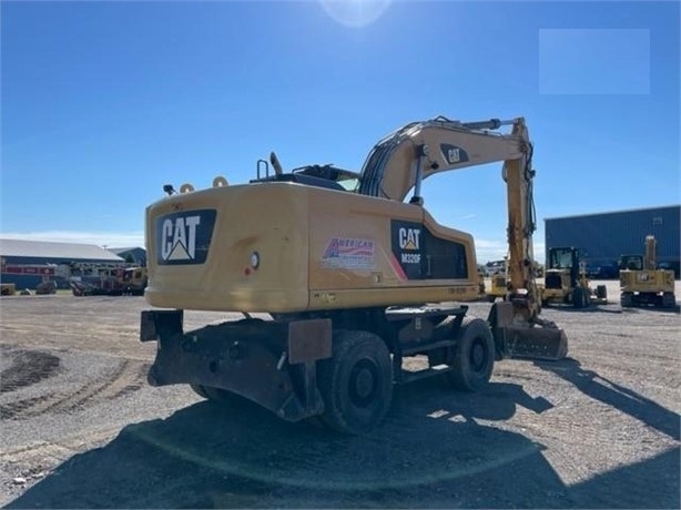 Excavadora Sobre Ruedas Caterpillar M320 de medio uso en venta Ref.: 1715880077594111 No. 4