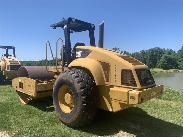 Compactadora Vibratoria Caterpillar CS-563E