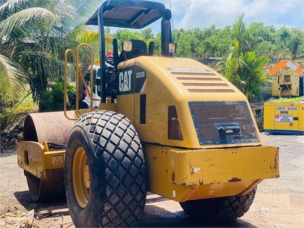 Compactadora Vibratoria Caterpillar CS-533E de medio uso en venta Ref.: 1718219731683688 No. 3