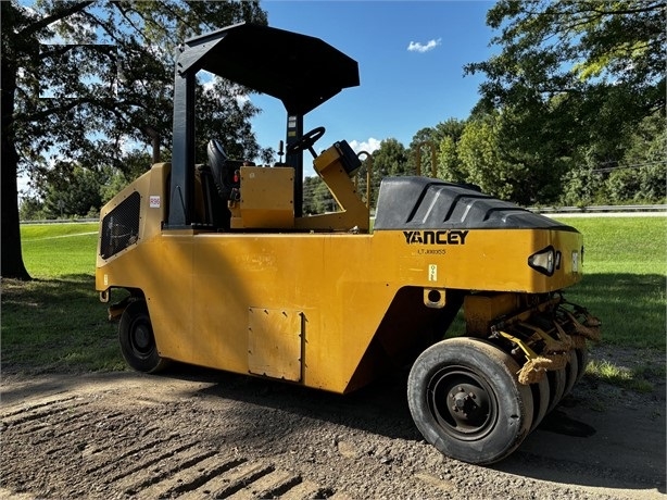 Compactors Tires Asphalt Caterpillar CW14