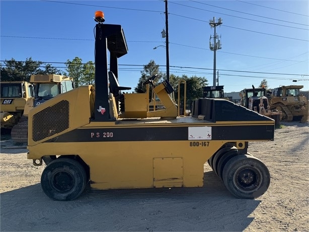 Compactors Tires Asphalt Caterpillar PS-200B