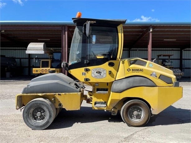 Compactadora Con Llantas Bomag BW11RH usada a buen precio Ref.: 1722018000258151 No. 4