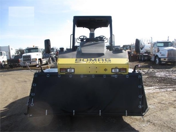 Compactadora Con Llantas Bomag BW24RH de segunda mano en venta Ref.: 1722019007308568 No. 2