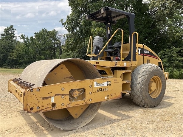 Compactadora Vibratoria Caterpillar CS-533E