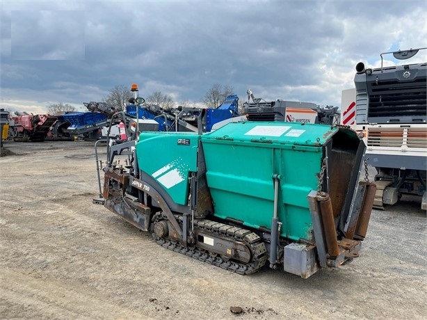 Pavers VOGELE SUPER 700