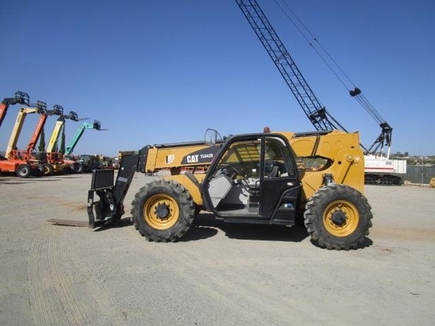 Telehandler Caterpillar TL642