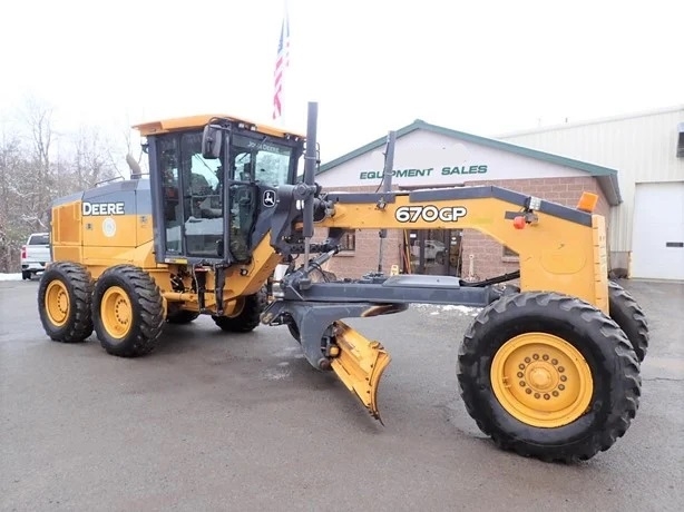 Motoconformadoras DEERE 670G