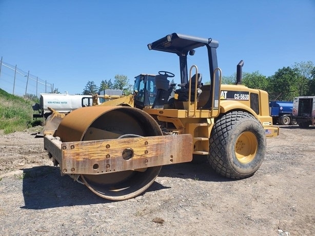 Compactadora Vibratoria Caterpillar CS-563D