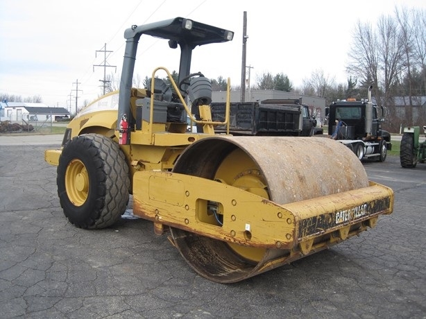 Compactadora Vibratoria Caterpillar CS-563E