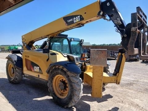 Telehandler Caterpillar TL642