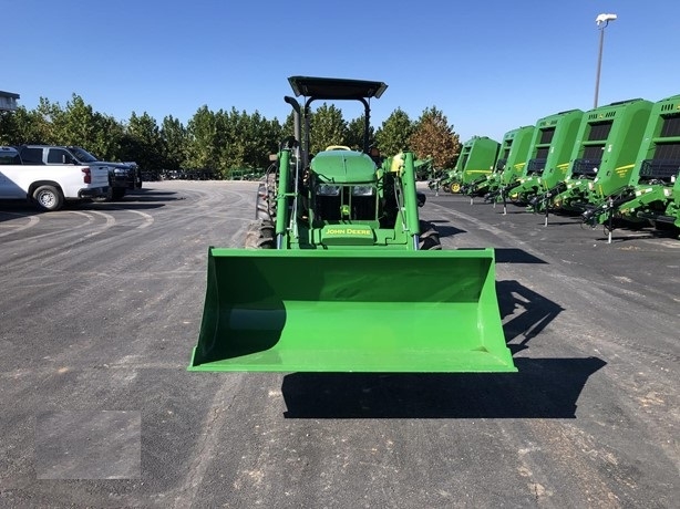 Agricultura Maquinas Deere 5100E de segunda mano en venta Ref.: 1736975784364765 No. 2