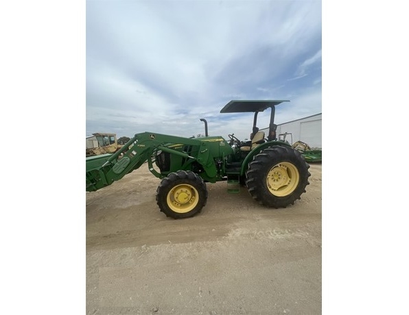 Agriculture Machines Deere 5100E