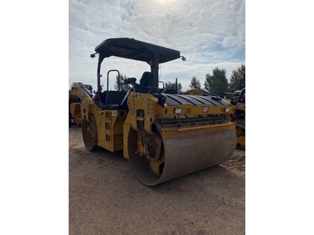 Compactadora Vibratoria Caterpillar CB66  Ref.: 1745519136755832 No. 2